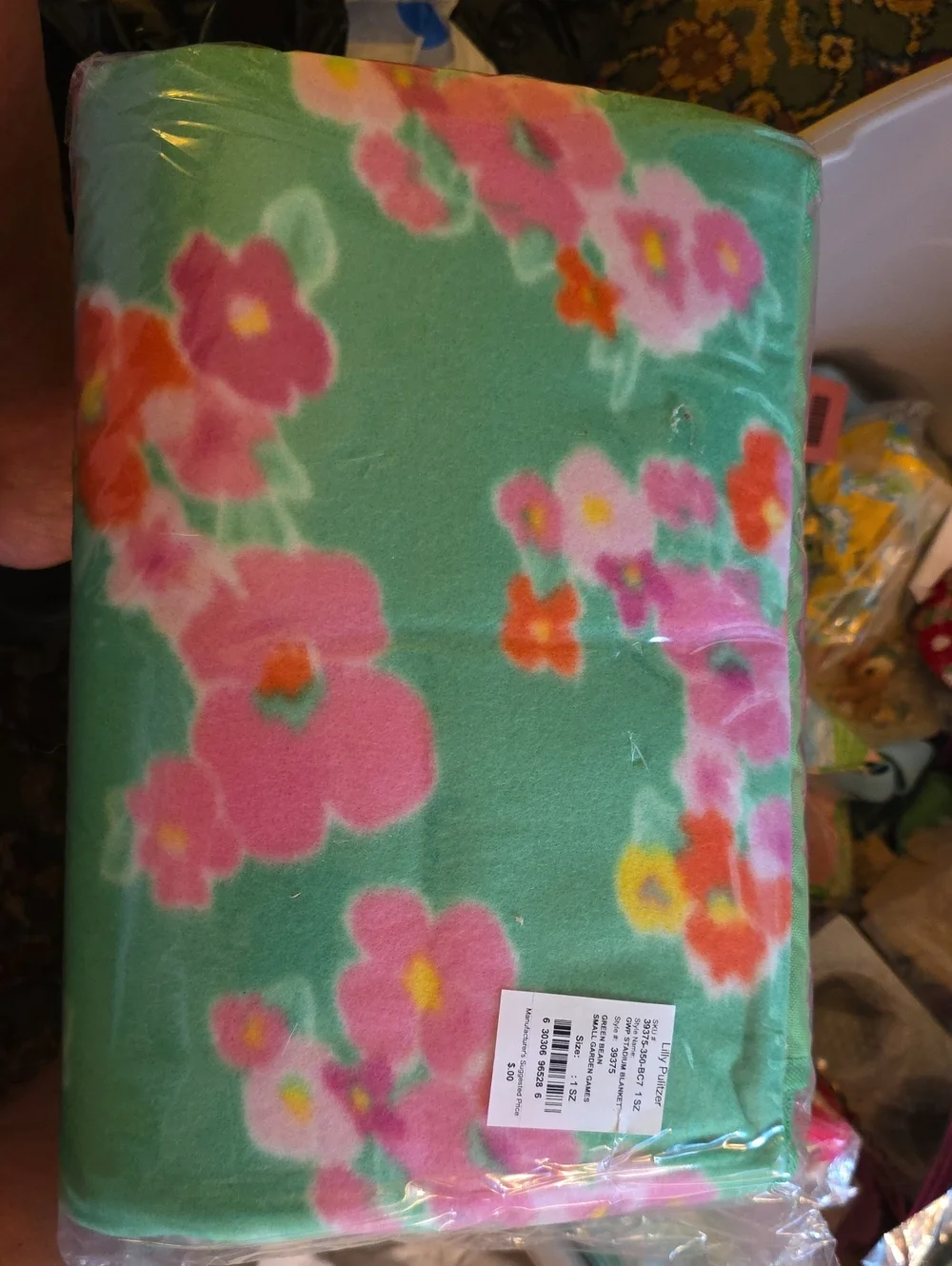 Lilly Pulitzer NWT Aqua Floral Stadium Blanket with Pink & Green Accents